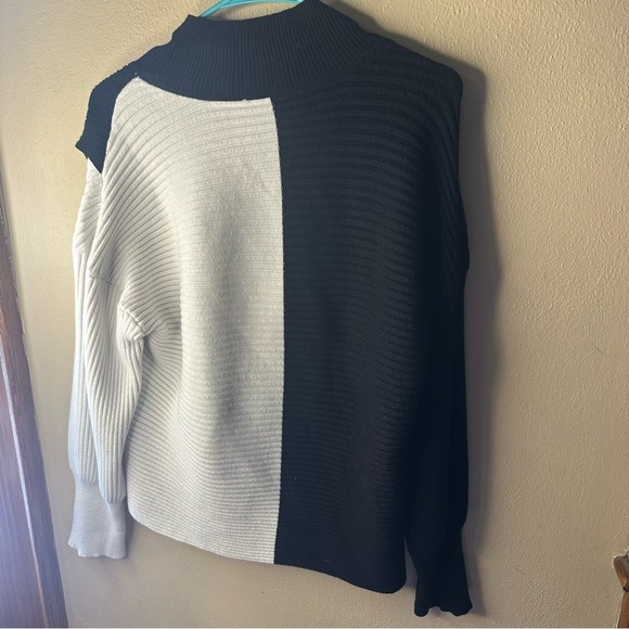 Womens EXPRESS black And White Long Sleeve Sweater - Picture 8 of 9